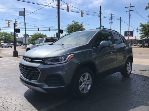 Used 2019 Chevrolet Trax LT w/ LT Convenience Package AWD/4WD image 4