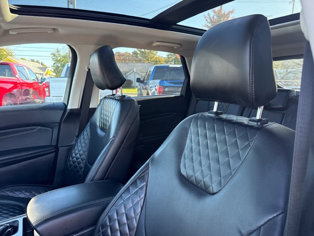 Used 2024 Ford Edge Titanium w/ Equipment Group 301A AWD/4WD image 27