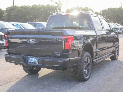 New 2025 Ford F150 Lightning Flash AWD/4WD image 8