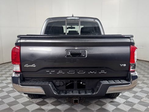 Used 2017 Toyota Tacoma SR5 image 7
