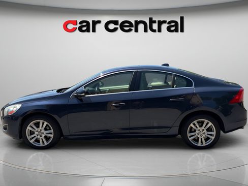 Used 2011 Volvo S60 T6 AWD/4WD image 2