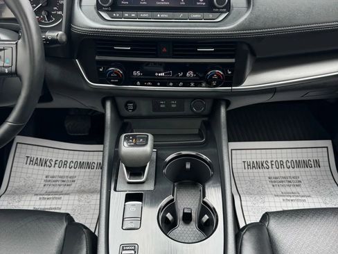 Used 2025 Nissan Rogue SV w/ SV Premium Package image 48