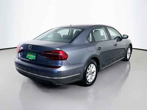 Used 2018 Volkswagen Passat 2.0T S w/ Driver Assistance Package image 10