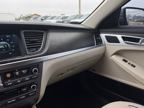 Used 2017 Genesis G80 3.8 w/ Option Group 03 image 33