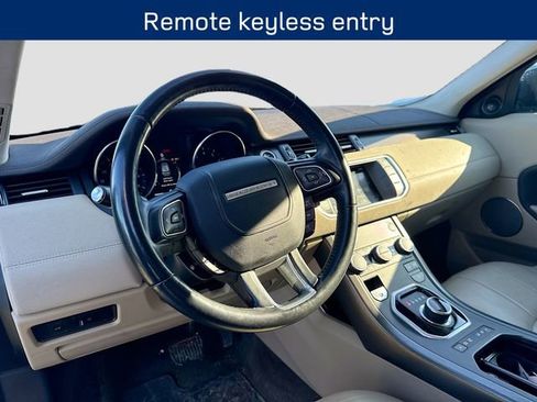 Used 2019 Land Rover Range Rover Evoque SE image 10