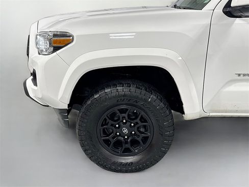 Used 2020 Toyota Tacoma SR5 image 12