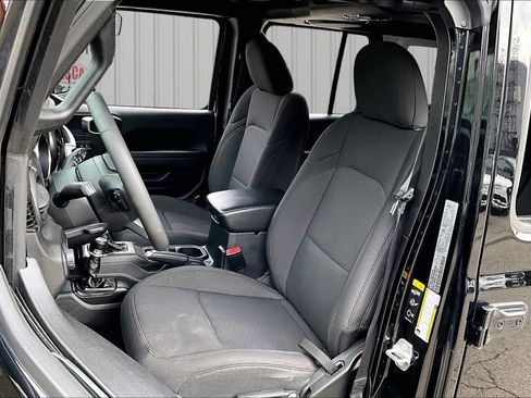 Used 2023 Jeep Wrangler Unlimited Sport AWD/4WD image 21