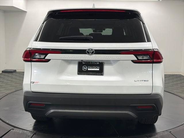 Certified 2026 Toyota Grand Highlander FWD image 11