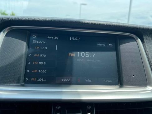 Used 2019 Kia Optima LX FWD image 17