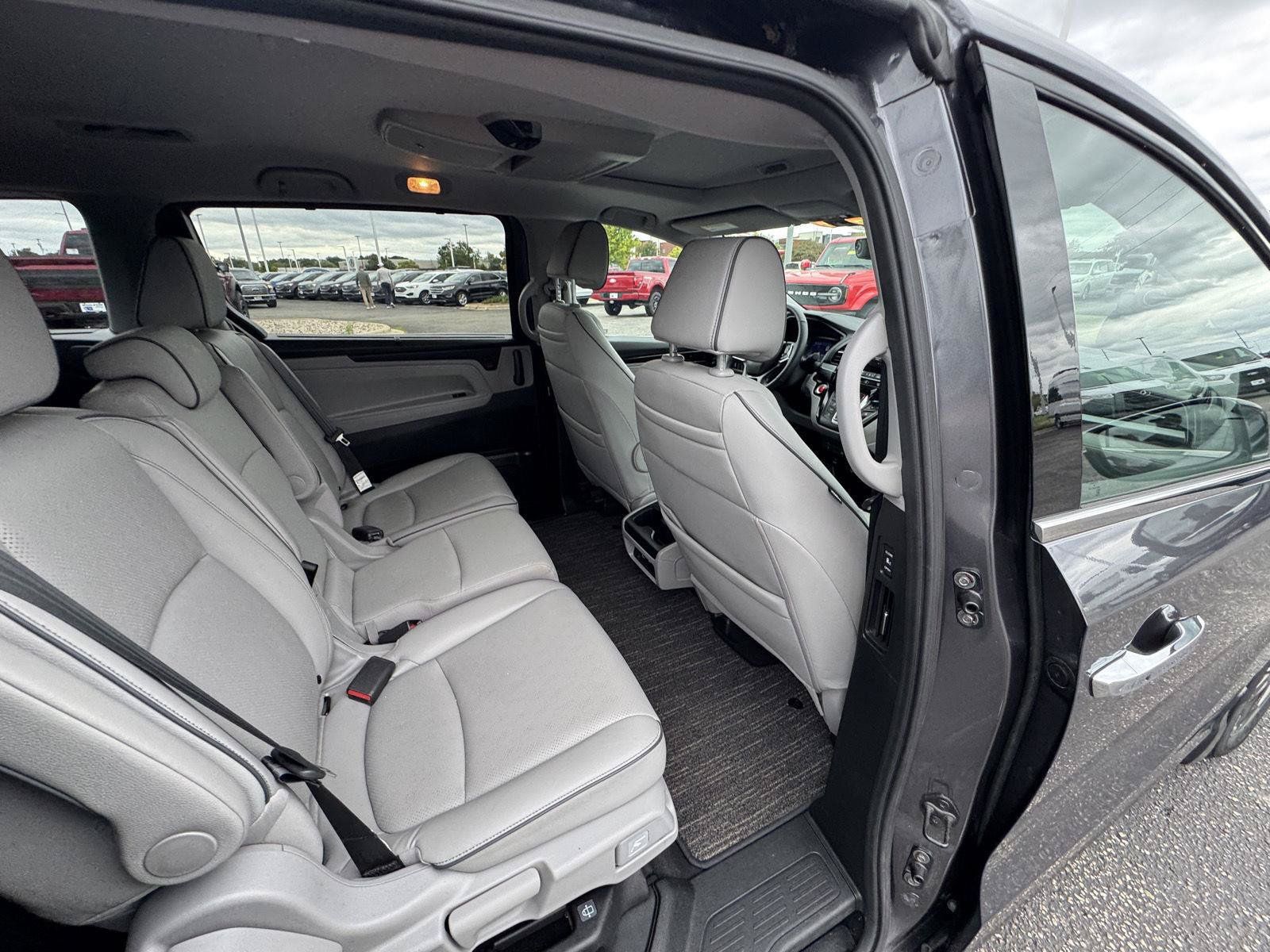 Used 2023 Honda Odyssey Elite image 16