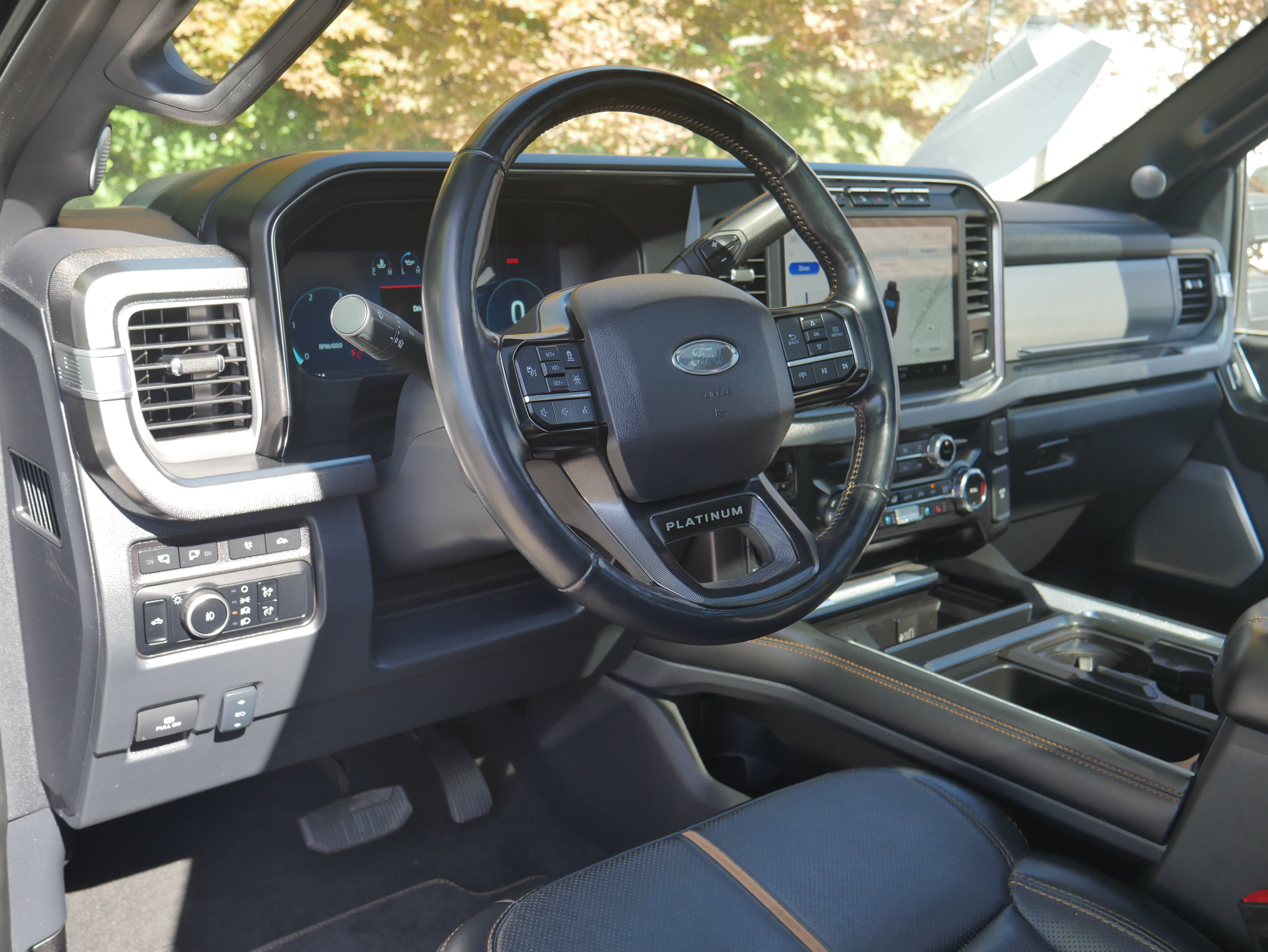 Certified 2024 Ford F350 Platinum w/ Tremor Off-Road Package AWD/4WD image 4