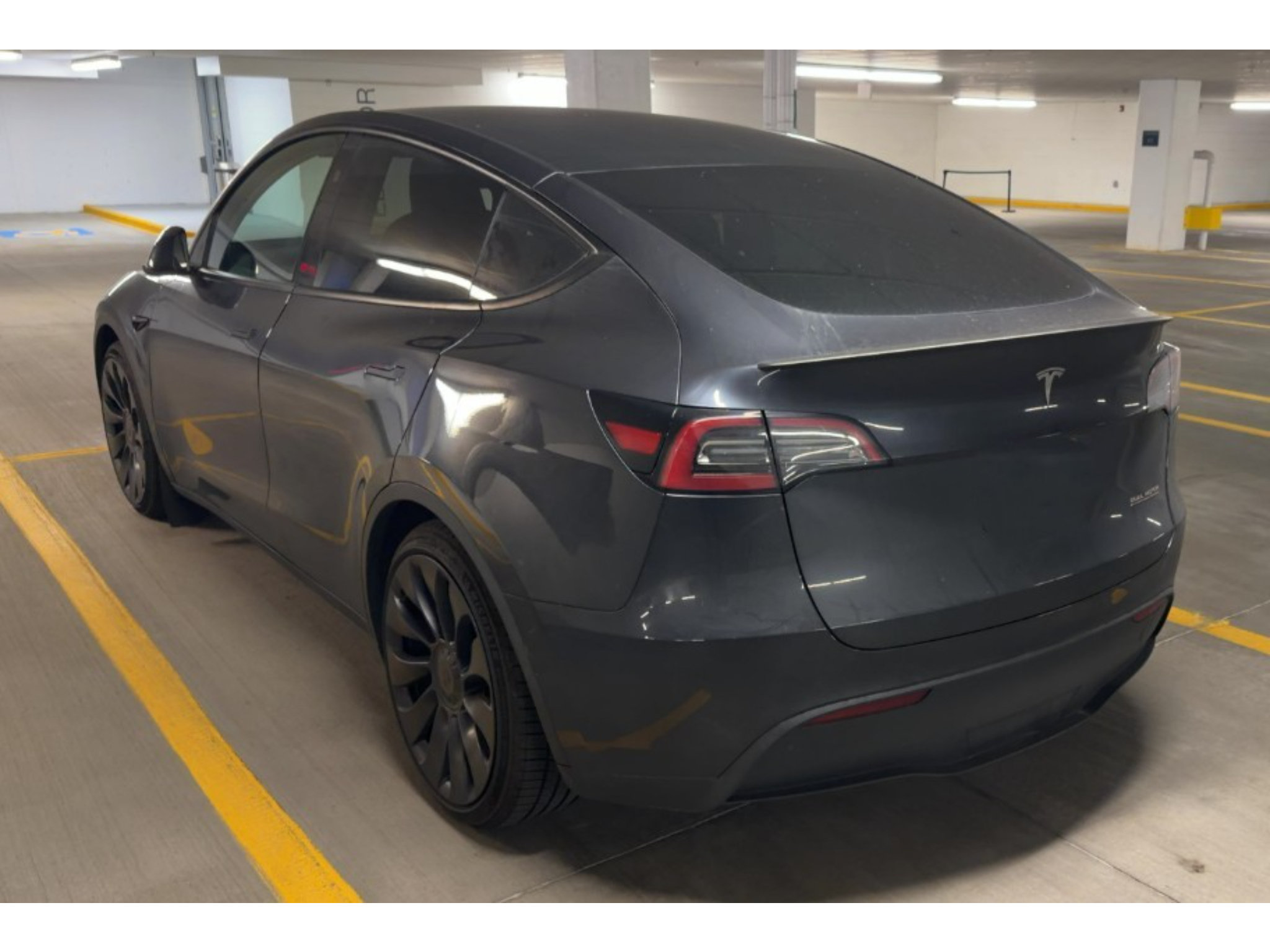 Used 2024 Tesla Model Y Performance AWD/4WD image 2