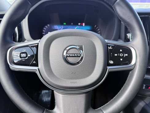 Certified 2025 Volvo XC60 B5 Plus AWD/4WD image 17