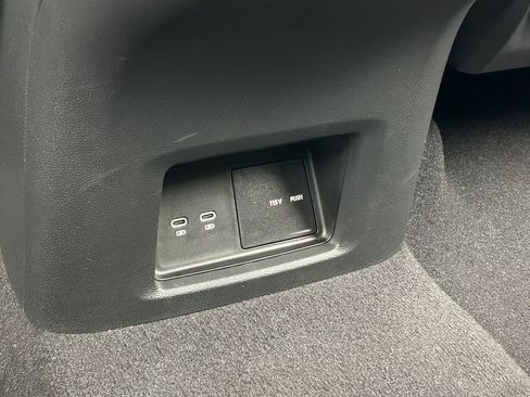 Used 2024 Volkswagen Atlas SE FWD image 36