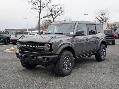 New 2025 Ford Bronco Badlands image 4
