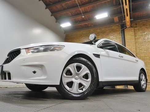 Used 2015 Ford Taurus Police Interceptor FWD image 3