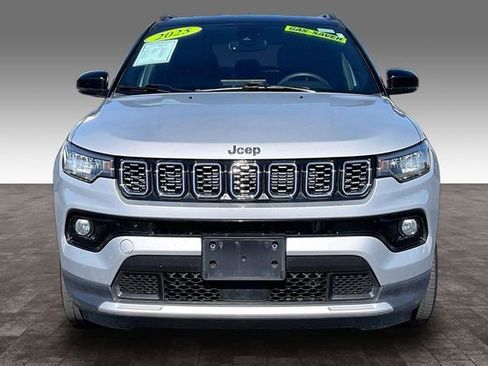 Used 2025 Jeep Compass Limited image 3