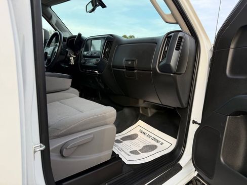 Used 2018 GMC Sierra 2500 w/ Sierra Convenience Package image 31