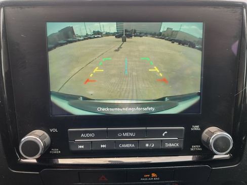 Used 2022 Nissan Frontier SV w/ Technology Package RWD image 16