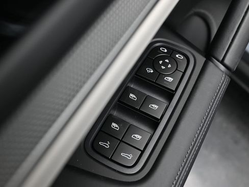 New 2026 Porsche Cayenne Coupe image 9