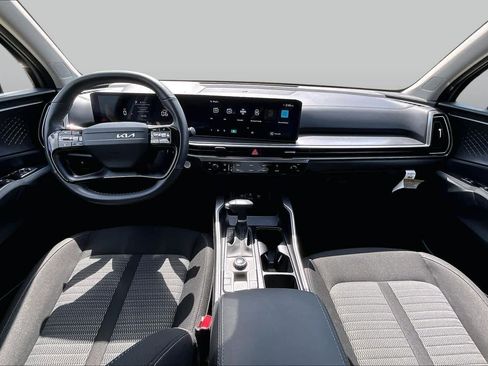 Certified 2026 Kia Sorento LX FWD image 13