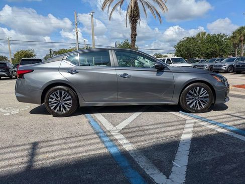 Used 2023 Nissan Altima 2.5 SV FWD image 7