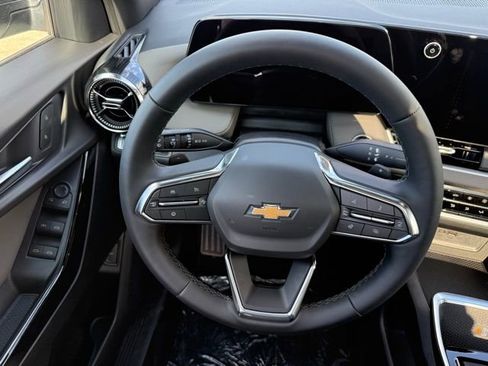 New 2026 Chevrolet Equinox LT w/ Convenience Package II image 16