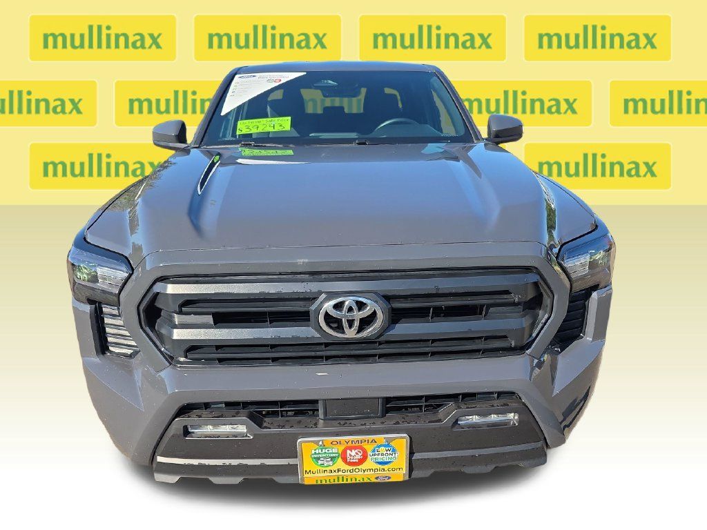Used 2026 Toyota Tacoma SR5 AWD/4WD image 12