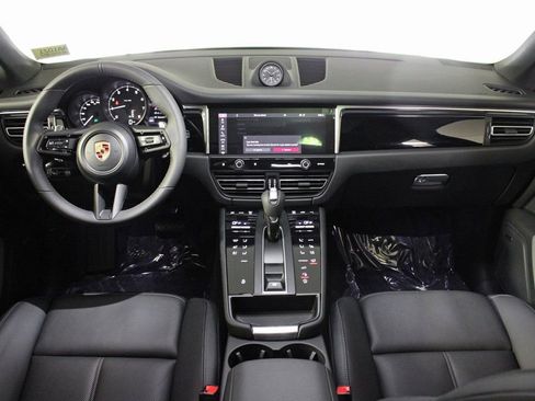 Certified 2026 Porsche Macan AWD/4WD image 20
