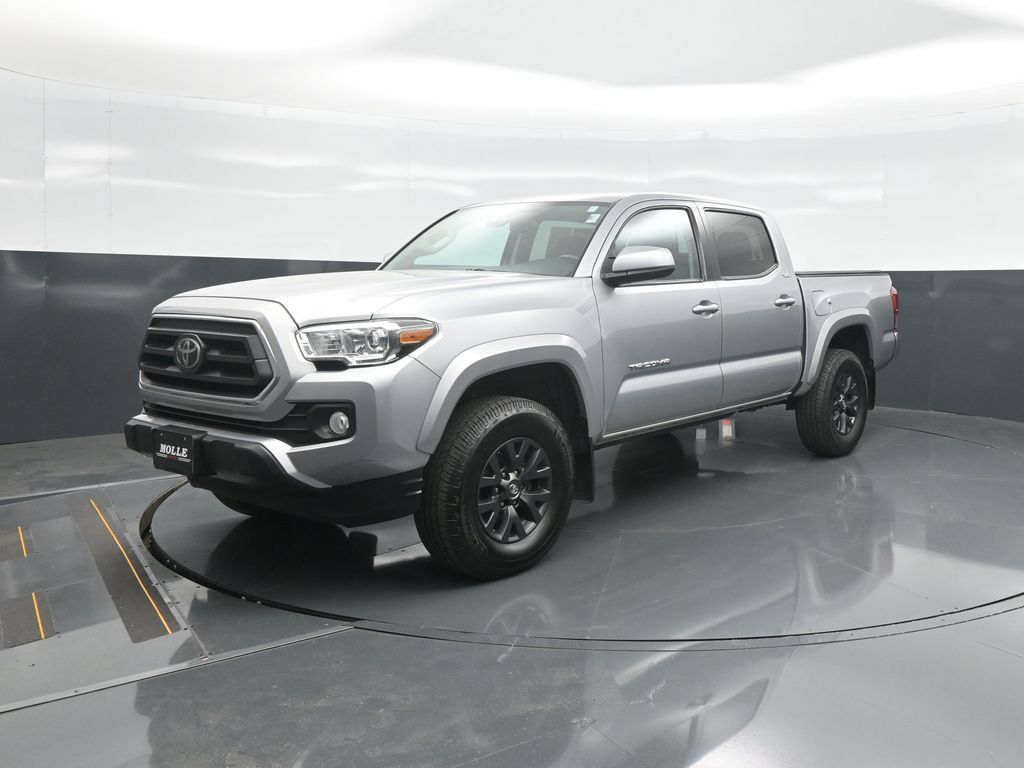 Certified 2020 Toyota Tacoma SR5 AWD/4WD image 3