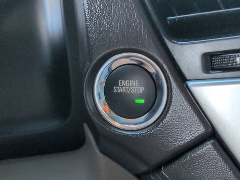 Used 2018 Chevrolet Suburban Premier AWD/4WD image 27