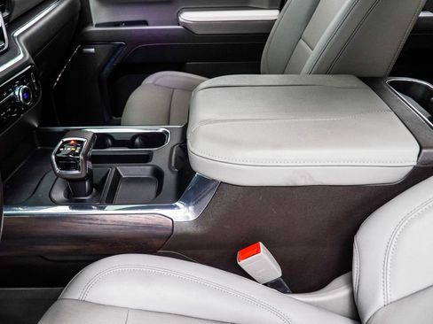 Used 2024 GMC Sierra 1500 SLT w/ SLT Premium Plus Package image 17