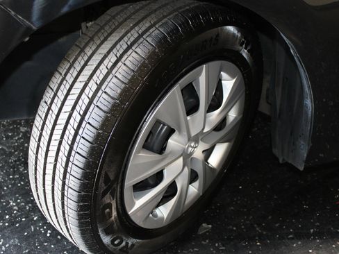 Used 2014 Toyota Corolla L image 28