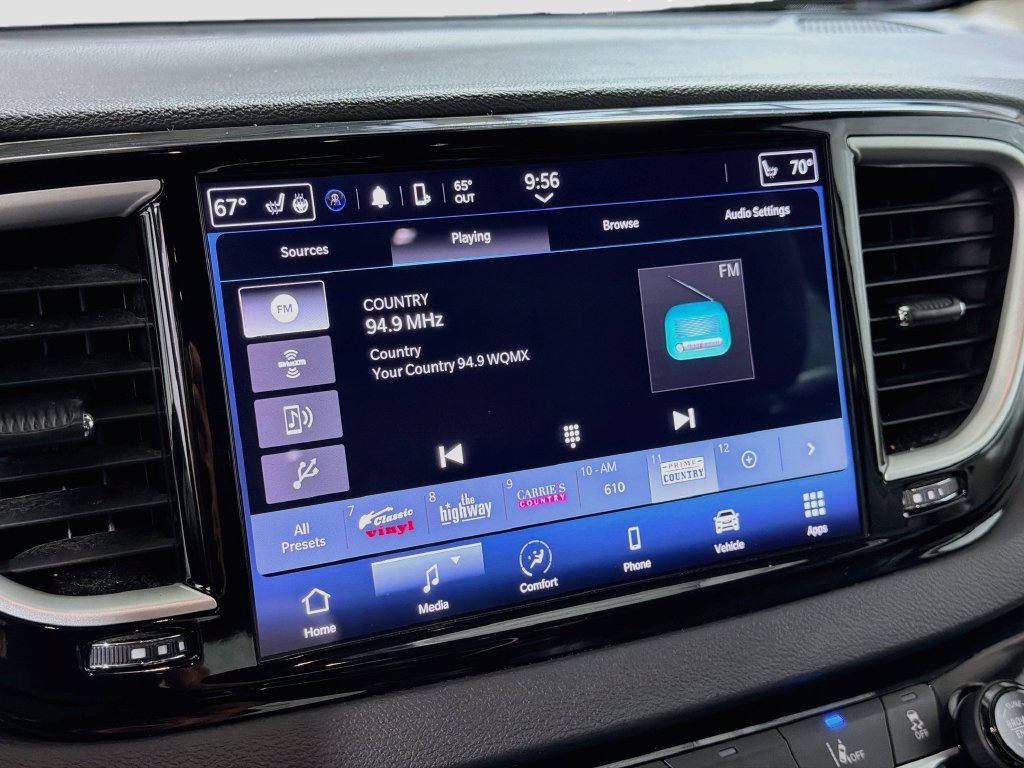 Used 2024 Chrysler Pacifica Touring-L FWD image 15
