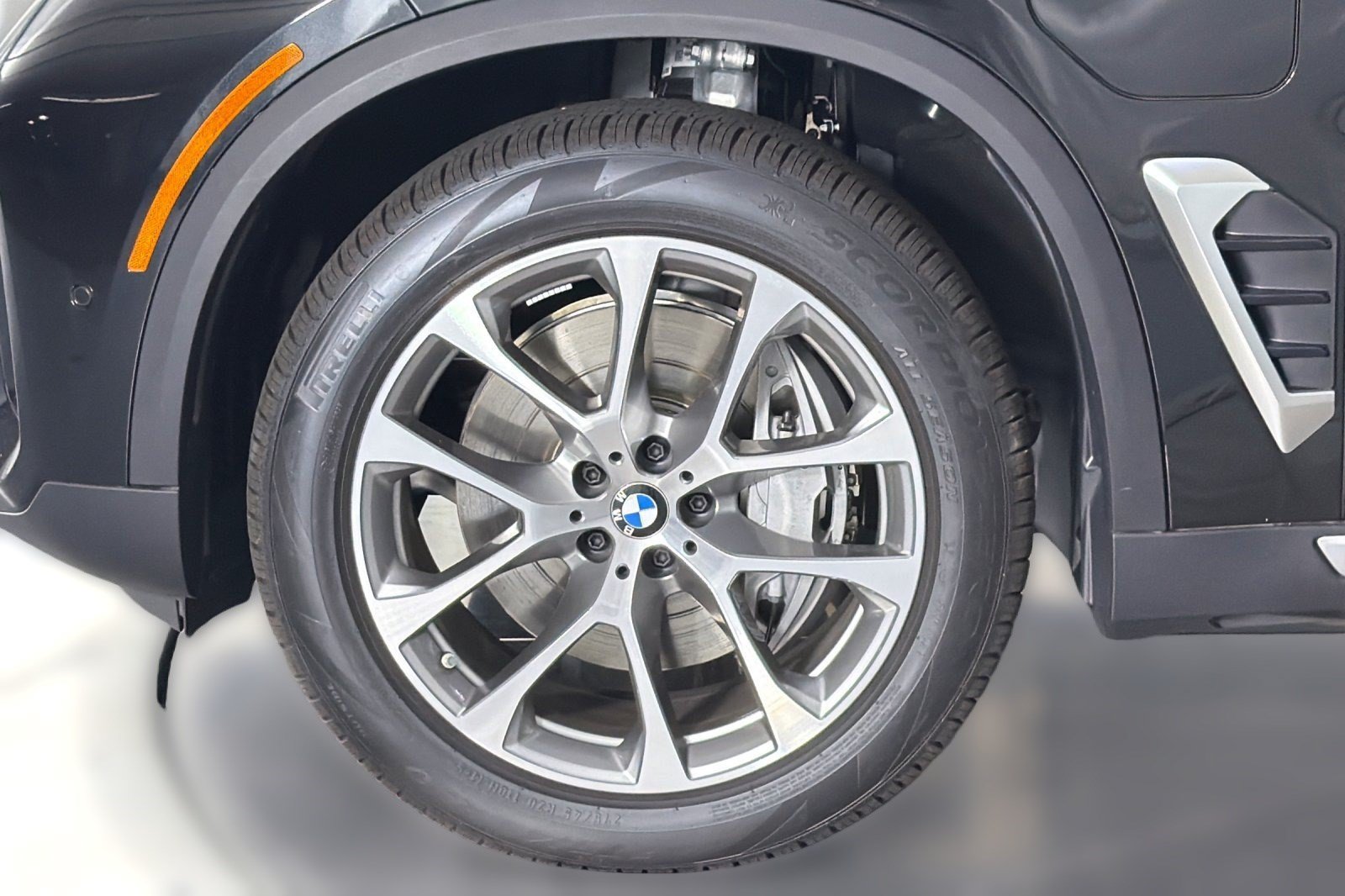 Used 2026 BMW X5 xDrive50e w/ Climate Comfort Package AWD/4WD image 13