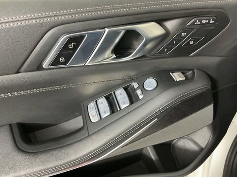 Certified 2023 BMW X7 xDrive40i w/ Premium Package image 18