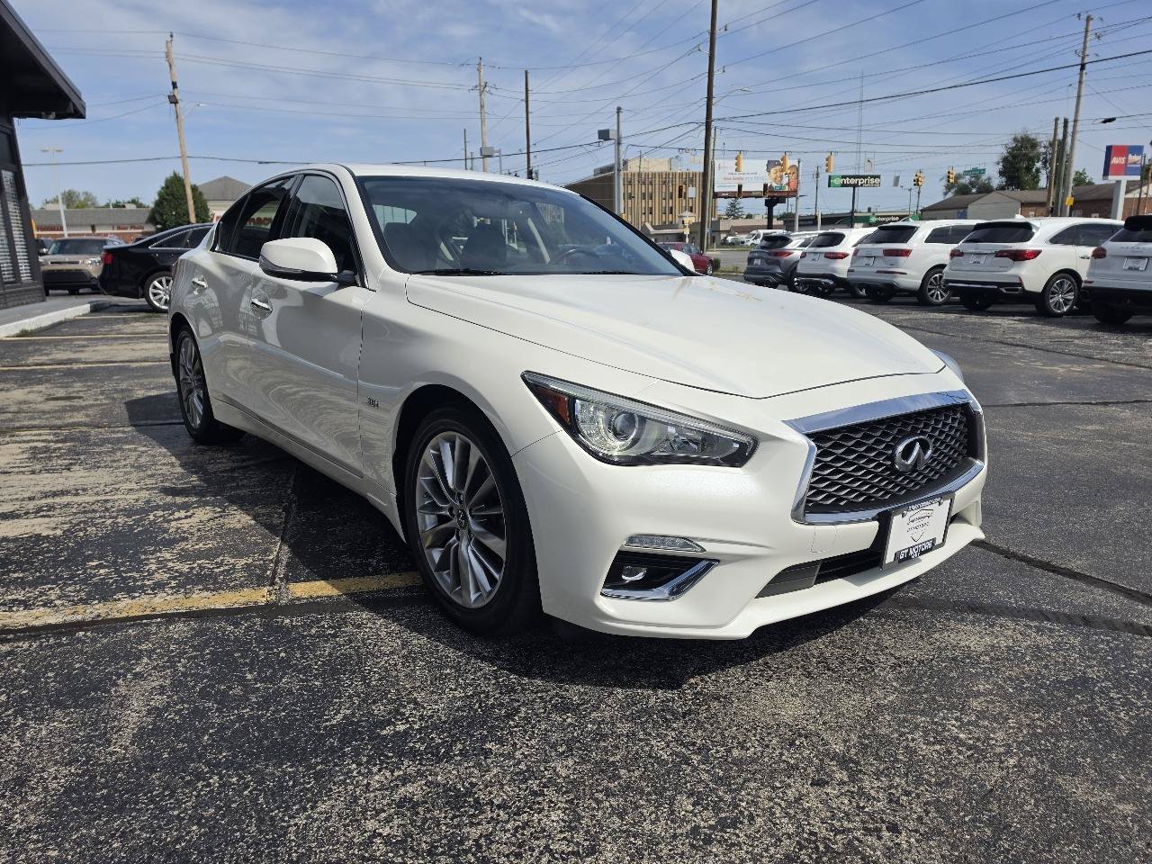 Used 2019 INFINITI Q50 Luxe w/ Essential Package (3.0T Luxe) AWD/4WD image 3