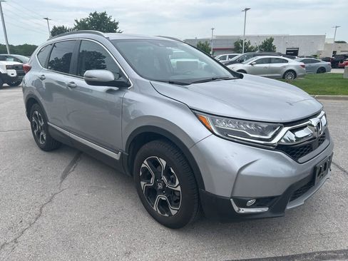Used 2017 Honda CR-V Touring image 3