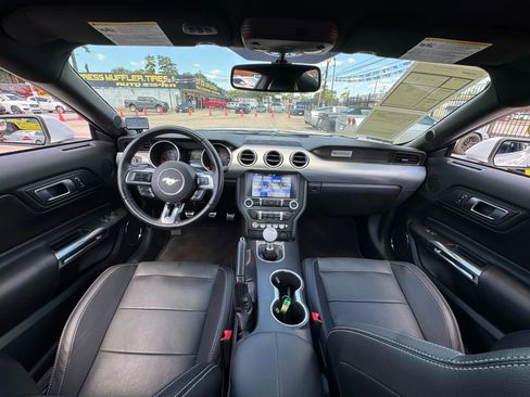 Used 2019 Ford Mustang GT Premium image 31