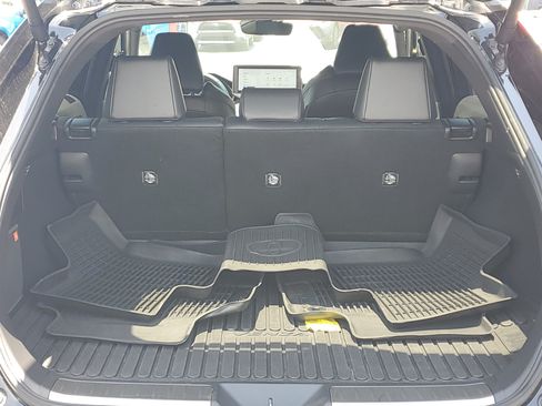 Certified 2024 Toyota Venza XLE AWD/4WD image 9