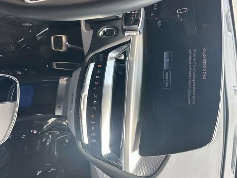 Used 2025 Cadillac Lyriq Sport AWD/4WD image 20