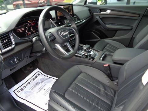 Used 2022 Audi Q5 2.0T Premium Plus w/ Premium Plus Package AWD/4WD image 10