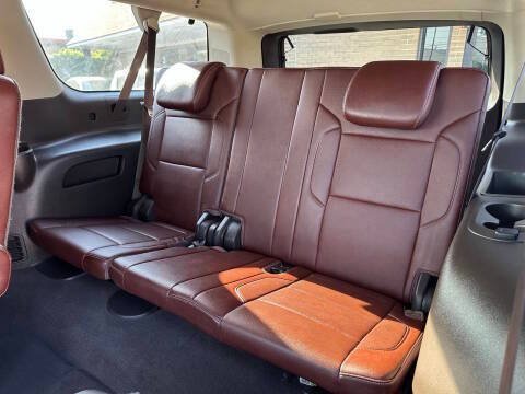 Used 2019 Chevrolet Suburban Premier AWD/4WD image 18