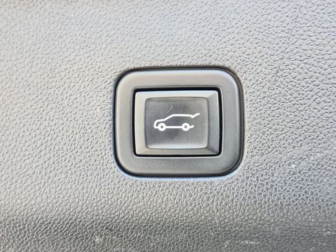 Used 2021 Chevrolet Tahoe LT w/ LT Signature Package AWD/4WD image 33