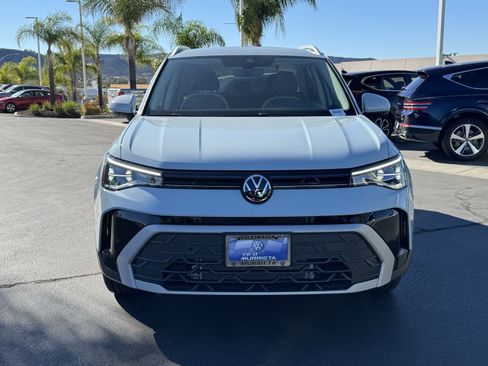 New 2025 Volkswagen Taos SE image 5