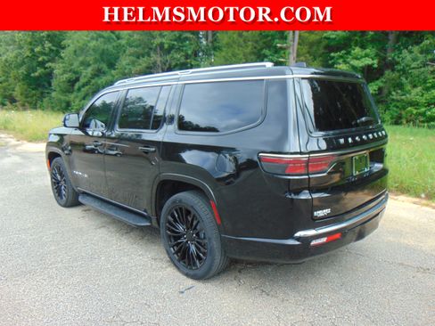 Certified 2025 Jeep Wagoneer 4WD image 8