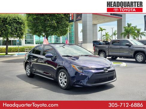 Used 2025 Toyota Corolla LE w/ Convenience Package FWD image 1