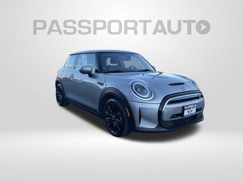 Used 2024 MINI Cooper SE image 3