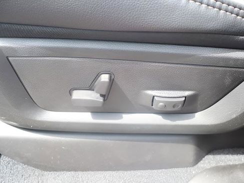 New 2026 RAM 2500 Laramie AWD/4WD image 16