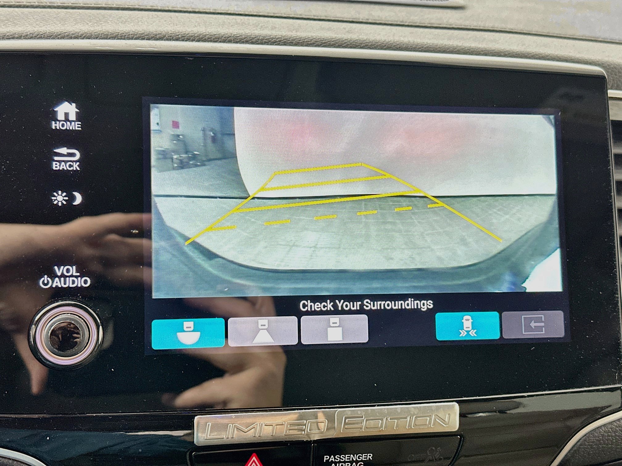 Used 2019 Honda Pilot Touring image 14